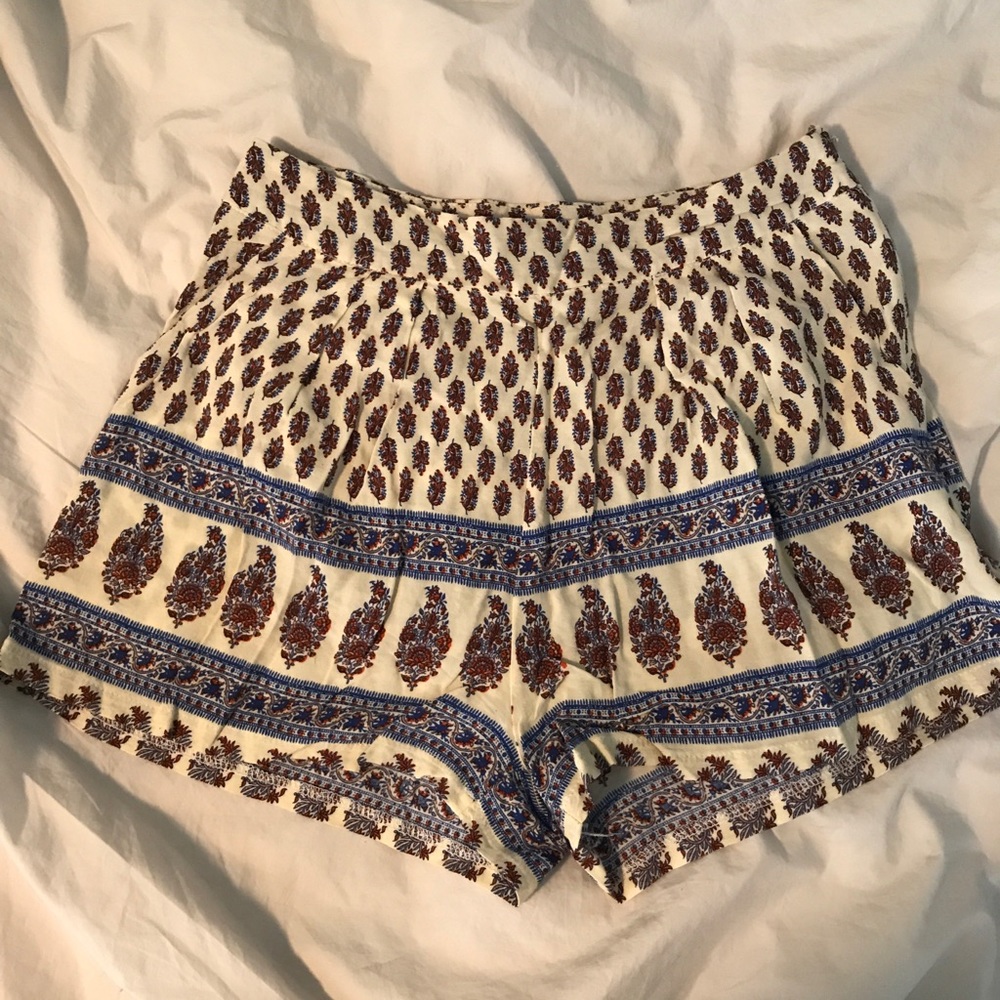 High waisted island style shorts